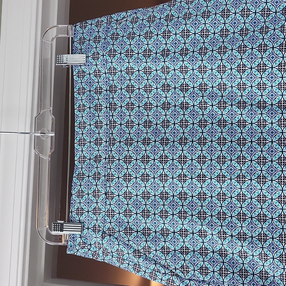 Fun geometric design skirt forcwork or play.
